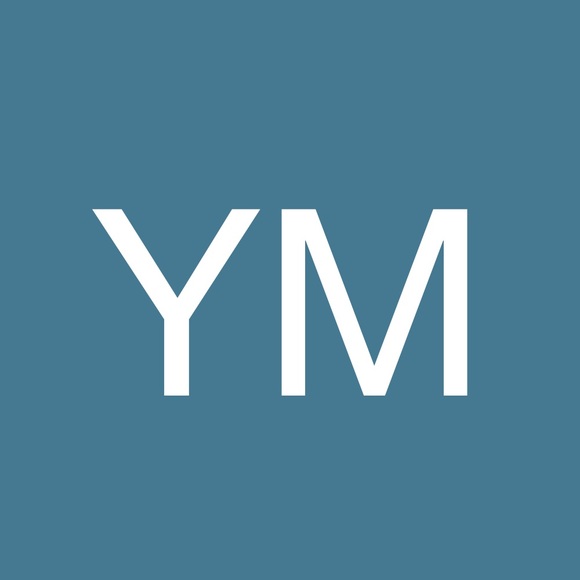 Profile Picture of Yanin Manwell (@yaninmanwell) on Poshmark