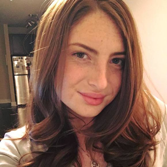 Profile Picture of Cassandra Ostroy (@cassanne22) on Poshmark