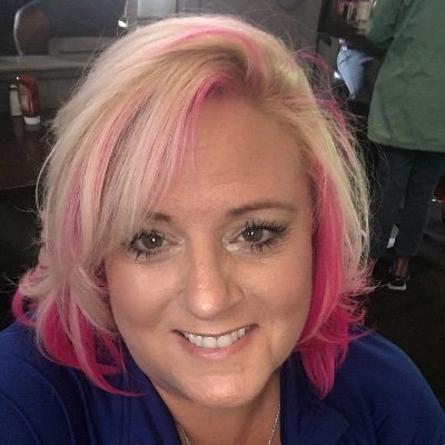 Profile Picture of Christine M (@chrissy_mitch) on Twitter