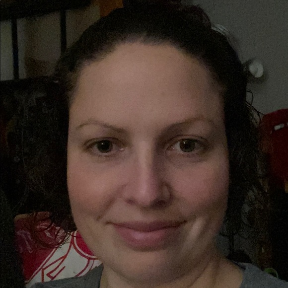 Profile Picture of Megan Flatness (@mflatness) on Poshmark