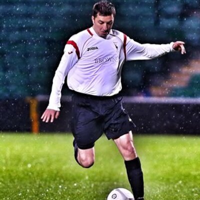 Profile Picture of Neil Groves (@NeilMegaGroves) on Twitter