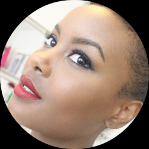 Profile Picture of Andrea Bordeaux (@theactressmodel) on Poshmark