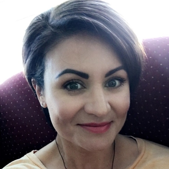 Profile Picture of Shashawna Hasty (@mrshasty23) on Poshmark