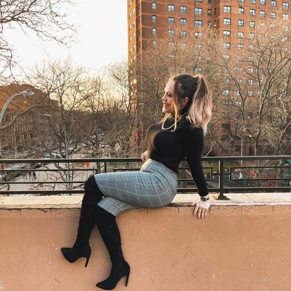 Profile Picture of Autumn Faulkner (@autyy) on Poshmark