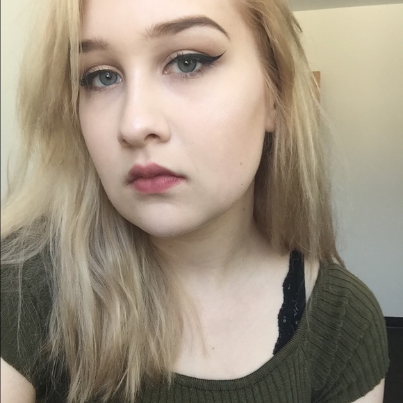 Profile Picture of Sophie Shaffar (@s_shaffar03) on Poshmark