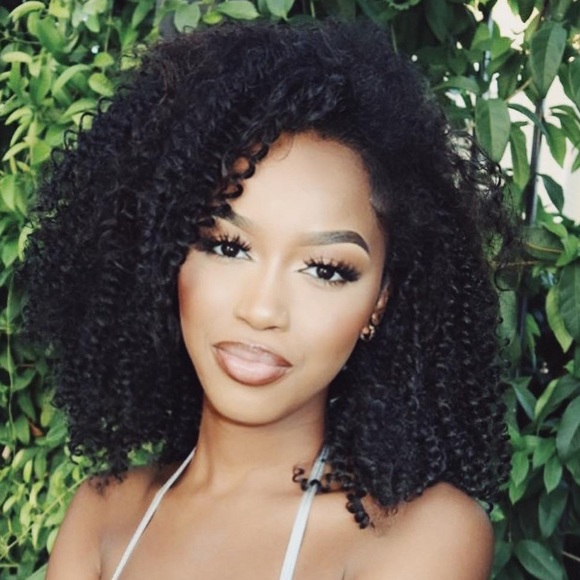 Profile Picture of Nyla Davis (@nylasinclair11) on Poshmark