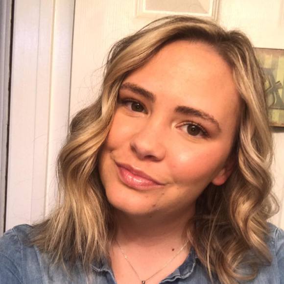 Profile Picture of Lexi Morgenthaler (@leximorgenthale) on Poshmark