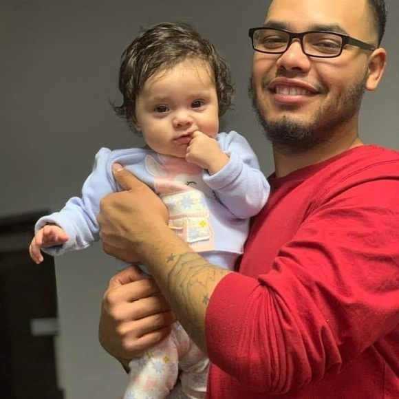 Profile Picture of Luis Lujan (@luisaujan) on Poshmark