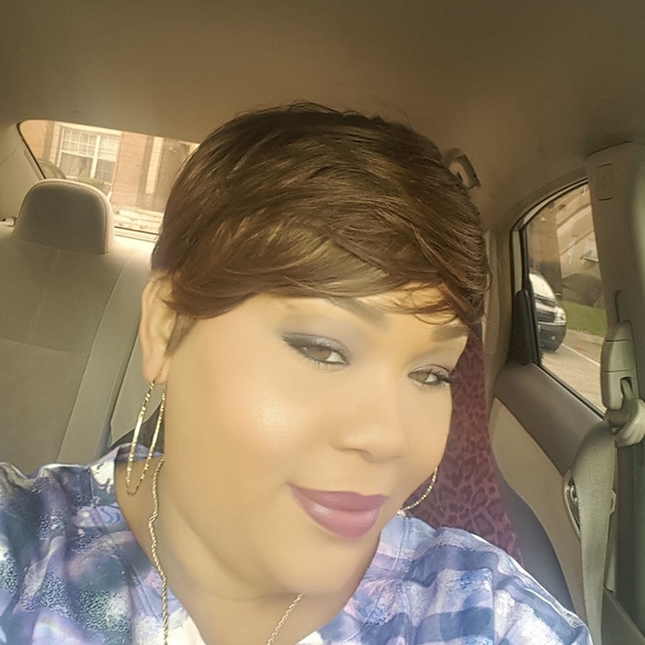 Profile Picture of Paula Blount (@paulababy1981) on Poshmark