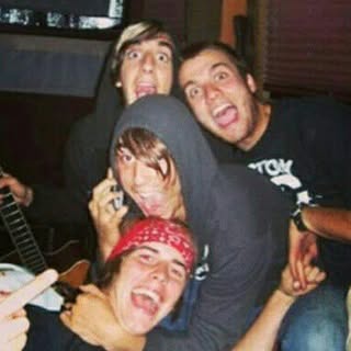 Profile Picture of Nicøle She/Her |-/ (@tyler.joseph) on Instagram