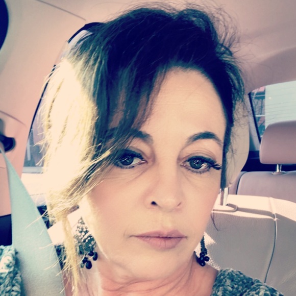 Profile Picture of Ana Borboa (@anaborboa) on Poshmark