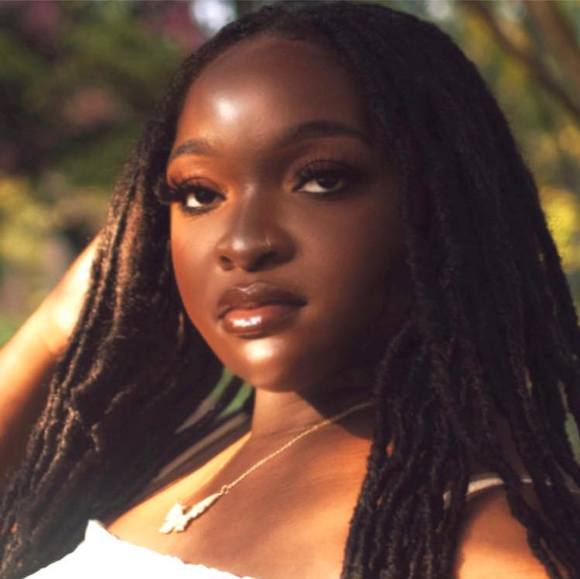 Profile Picture of Ezinna Adiele (@zazadiele1) on Poshmark