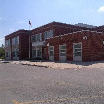 Profile Picture of Mackenzie Glen PS (@MackenzieGlenPS) on Twitter