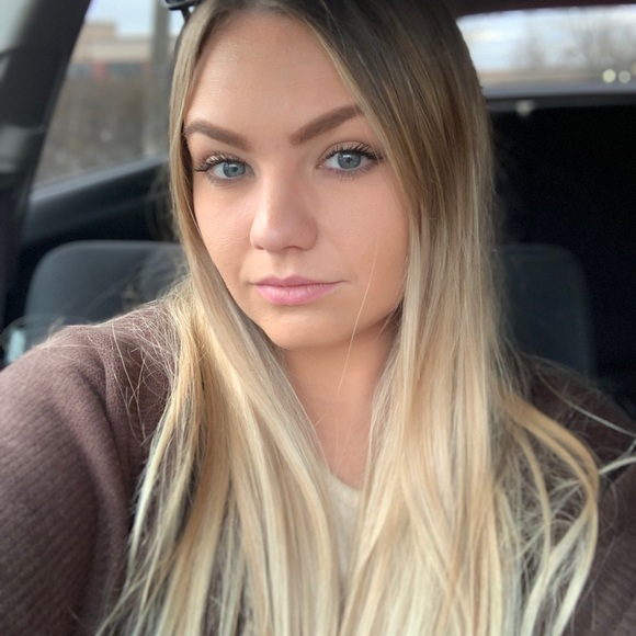 Profile Picture of Brianna Felidi (@brifelidi) on Poshmark