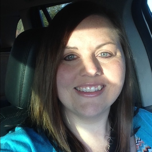 Profile Picture of Myleah Luffman (@luffman03) on Poshmark