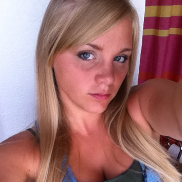 Profile Picture of Ashlea Wills (@lea0823) on Poshmark