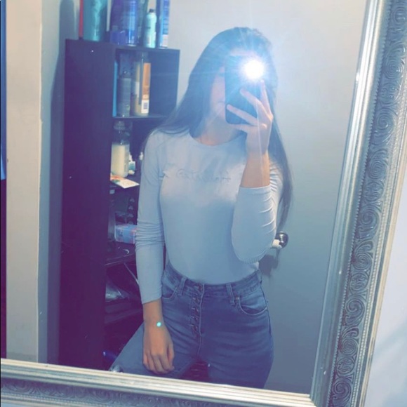 Profile Picture of Emma Mouland (@emmamouland) on Poshmark