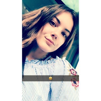Profile Picture of Louuann_ (@GrappotteA) on Twitter