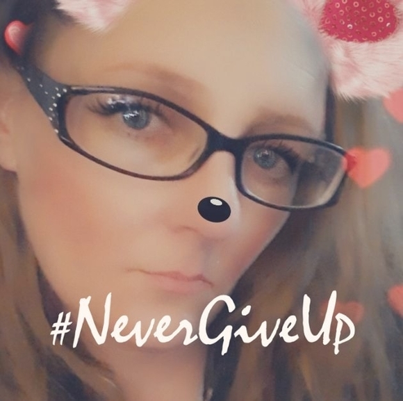 Profile Picture of Jaclyn Edwards (@jjwedwards79) on Poshmark