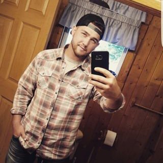 Profile Picture of Nick Glaser (@N_Glaze32) on Twitter