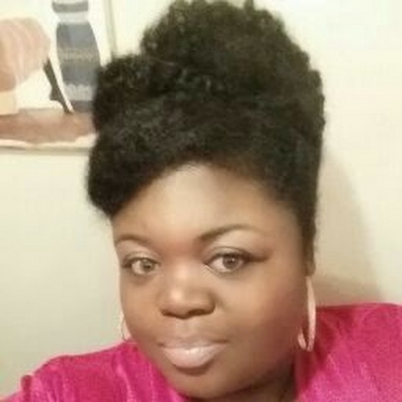 Profile Picture of Tamara Cotton (@cottontail504) on Poshmark