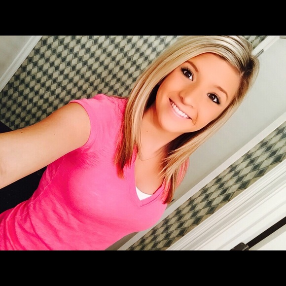 Profile Picture of Megan Poche (@meganpoche) on Poshmark