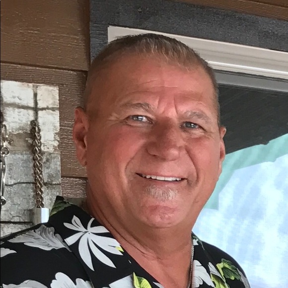 Profile Picture of Bradley Woodring (@bewoodring) on Poshmark