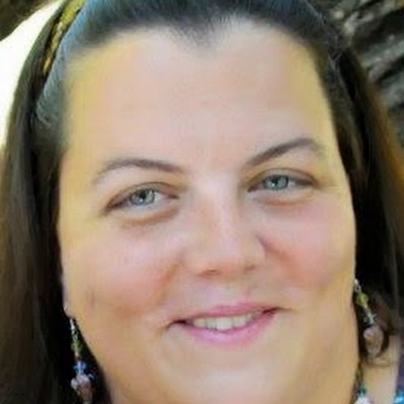 Profile Picture of Adrianne Fore (@adriannelfore) on Poshmark