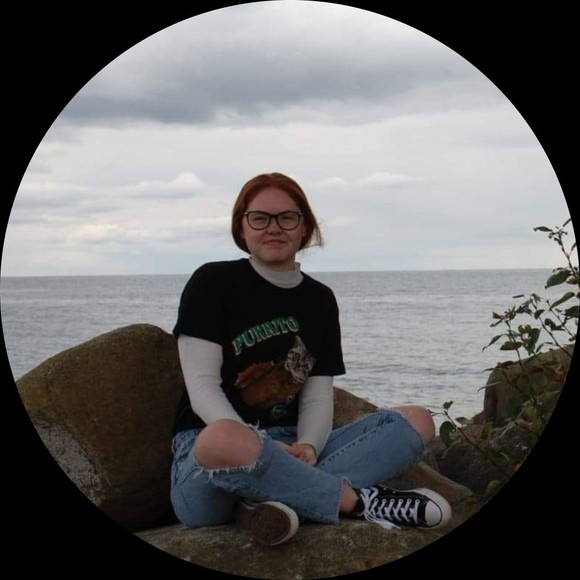 Profile Picture of Samantha Beals (@samsamsam7) on Poshmark