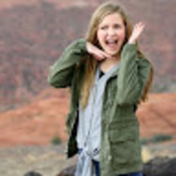 Profile Picture of Taitem Bingham (@taitembingham) on Poshmark