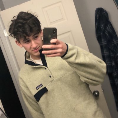 Profile Picture of Alex Doan (@alexdoan17) on Twitter