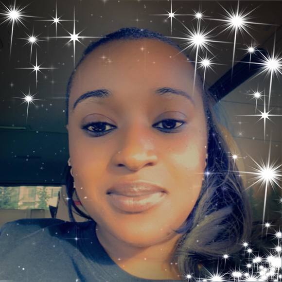 Profile Picture of Arielle Grant (@ariellegrant) on Poshmark