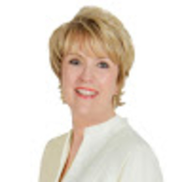 Profile Picture of Valerie Neely (@valerie6933) on Poshmark