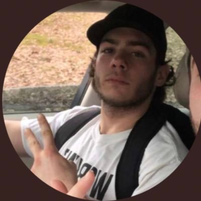 Profile Picture of Chris Avella (@chrisavellla) on Twitter