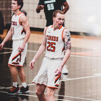 Profile Picture of Joe Cox (@joe_cox224) on Twitter