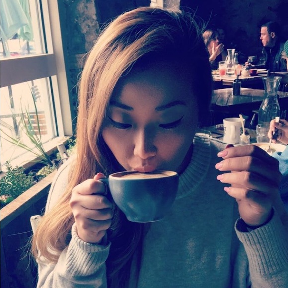 Profile Picture of Victoria Kim (@vkhkim) on Poshmark