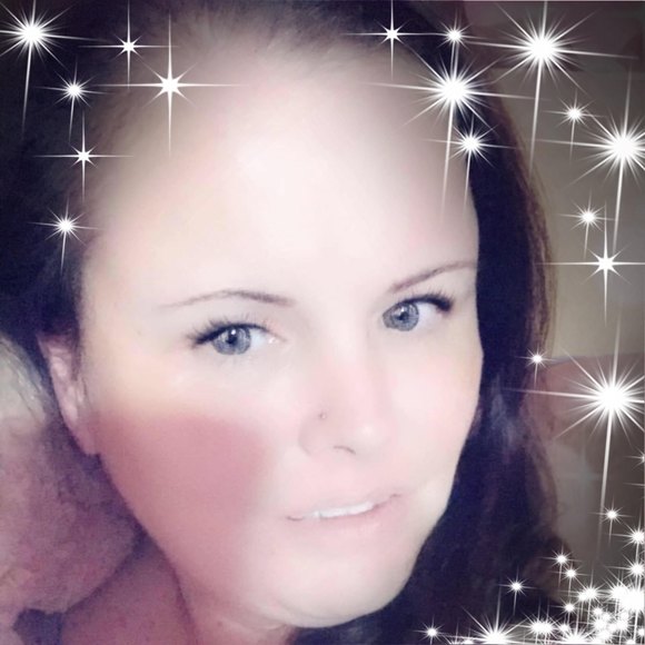 Profile Picture of Jennifer Woods (@kainjen2126) on Poshmark