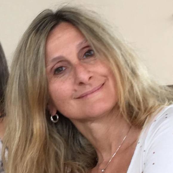Profile Picture of Claudia Scalorbi (@claudiascalorbi) on Poshmark