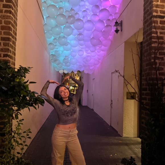 Profile Picture of Alexis Casas (@alexis321349) on Poshmark