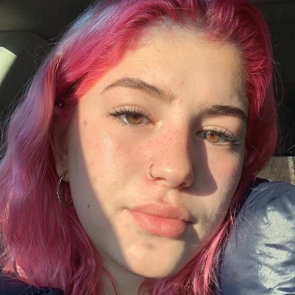 Profile Picture of Jess Zacharakis (@jzacharakis) on Poshmark