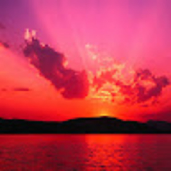 Profile Picture of Caroline Lumpa (@c_lumpa) on Poshmark