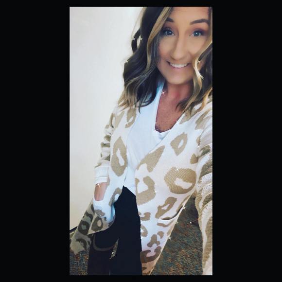 Profile Picture of Kandice Inkell (@cheerbug77) on Poshmark