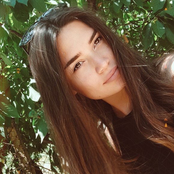 Profile Picture of Marteenah Kostova (@marteenah) on Poshmark
