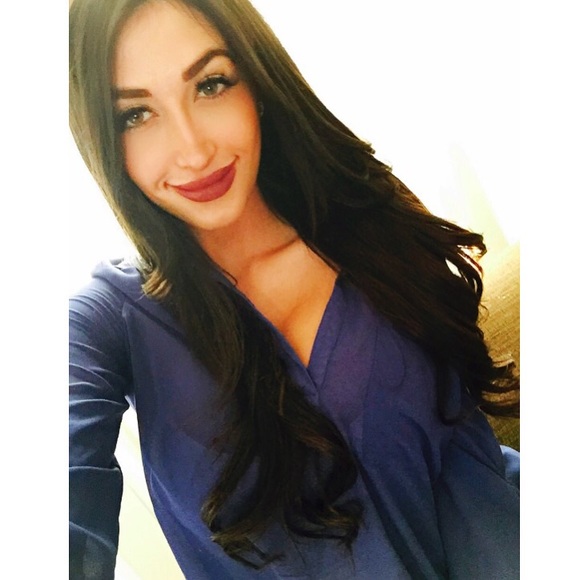 Profile Picture of Adrianna Armonda (@addyarmon) on Poshmark