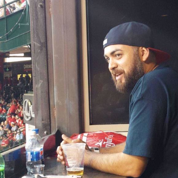 Profile Picture of Richard Martinez (@redshocker14) on Poshmark