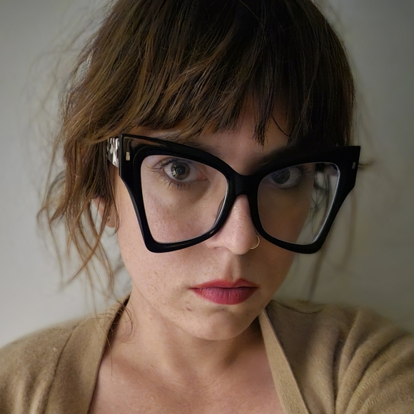 Profile Picture of Becca Bilbo (@rebilbo) on Poshmark