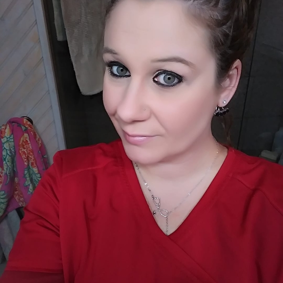 Profile Picture of Julene Alva (@jules_ingram) on Poshmark