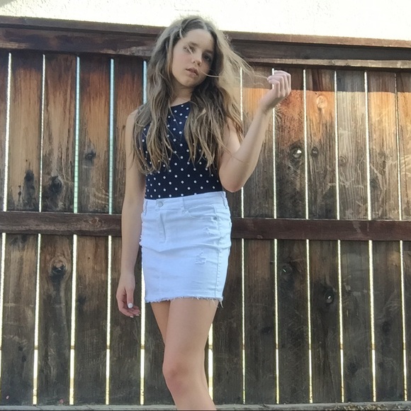 Mary Neustel - Poshmark Profile Picture of Mary Neustel (@itz_maryberry) on Poshmark