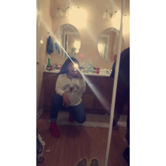 Profile Picture of Yahaira Jimenez (@yahairaaaa_) on Poshmark