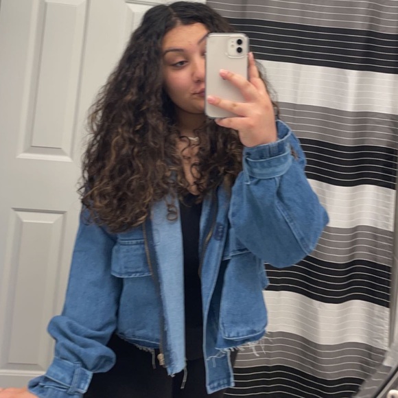 Profile Picture of Raeanna Fayad (@raeannafayad04) on Poshmark